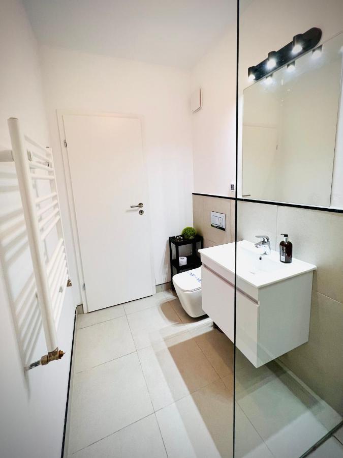 Exquisite - Two Bedroom Apartment Bucareste Exterior foto